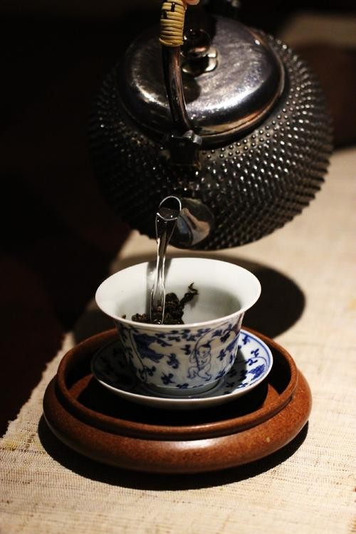 成都茶香,抚平异乡人心灵皱褶的温柔慰藉